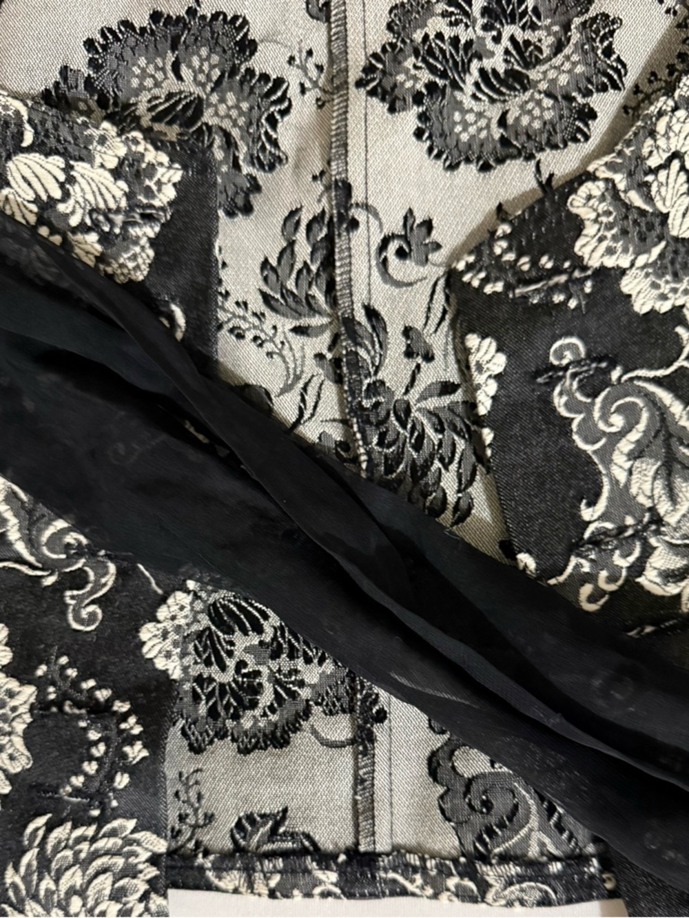 Susan Elise Black & White Floral Brocade Vest with Sheer Sash - Picture 7 of 7